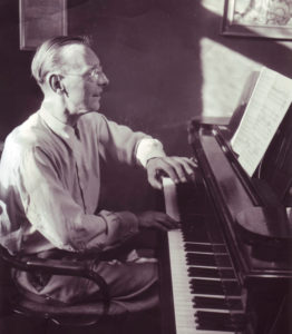 Carl Orff am Klavier, 1938