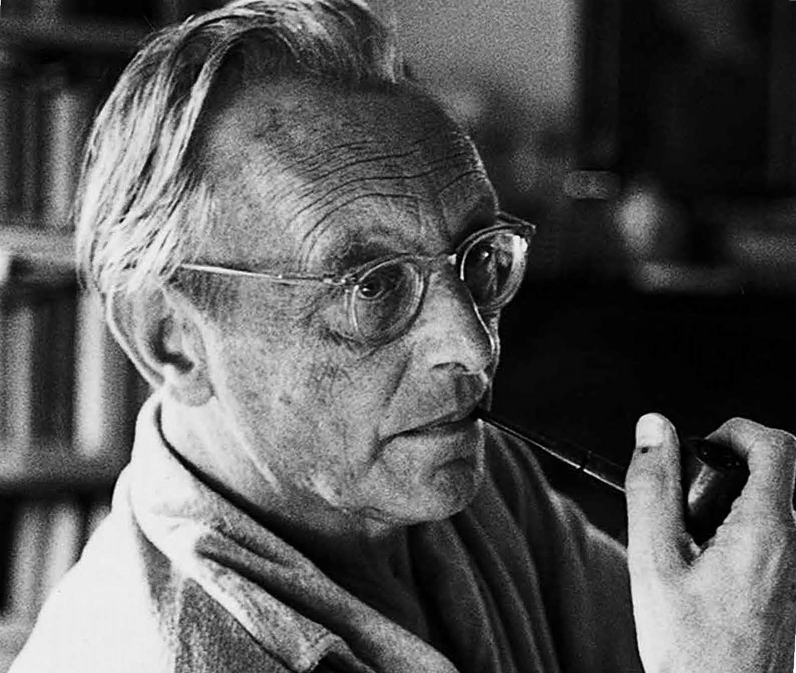 Carl Orff mit Pfeife, Diessen