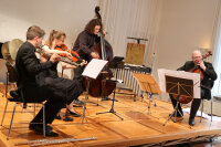In einer Hommage mit Kammermusikwerken Rihms gedachte das Münchner Orff-Zentrum jetzt des großen Komponisten und Lehrers. Denn viele Komponisten und Musiker hat Rihm beeinflusst und geprägt im Lauf seiner langen Lehrtätigkeit. In einer Hommage mit Kammermusikwerken Rihms gedachte das Münchner Orff-Zentrum jetzt des großen Komponisten und Lehrers. Denn viele Komponisten und Musiker hat Rihm beeinflusst und geprägt im Lauf seiner langen Lehrtätigkeit.